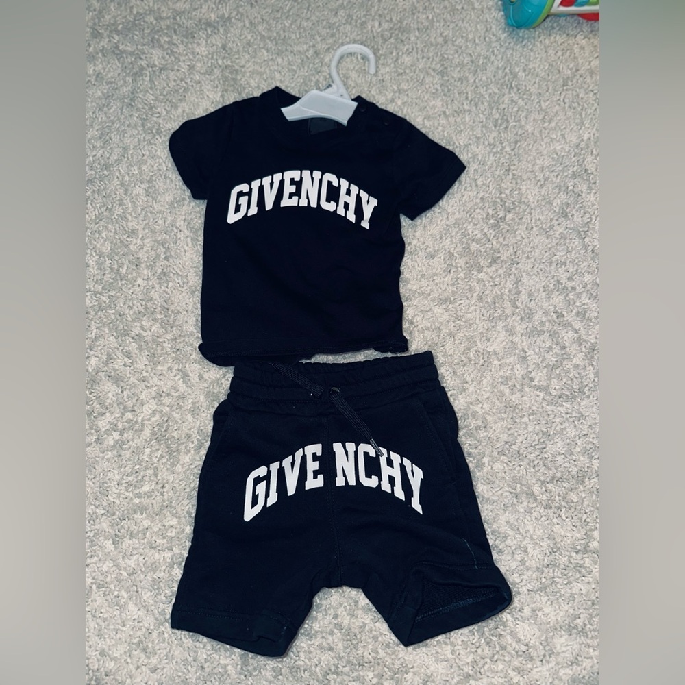 Two piece givenchy outfit.